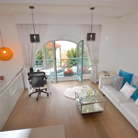 Apartamento Lovely Duplex In A Palace