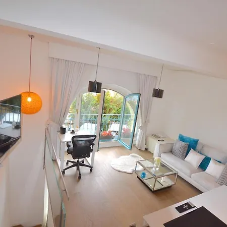 Lovely Duplex In A Palace Apartamento Beausoleil