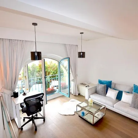 Lovely Duplex In A Palace