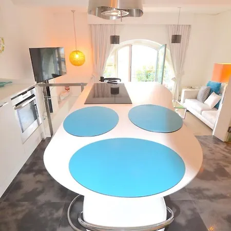 Lovely Duplex In A Palace Apartamento Beausoleil